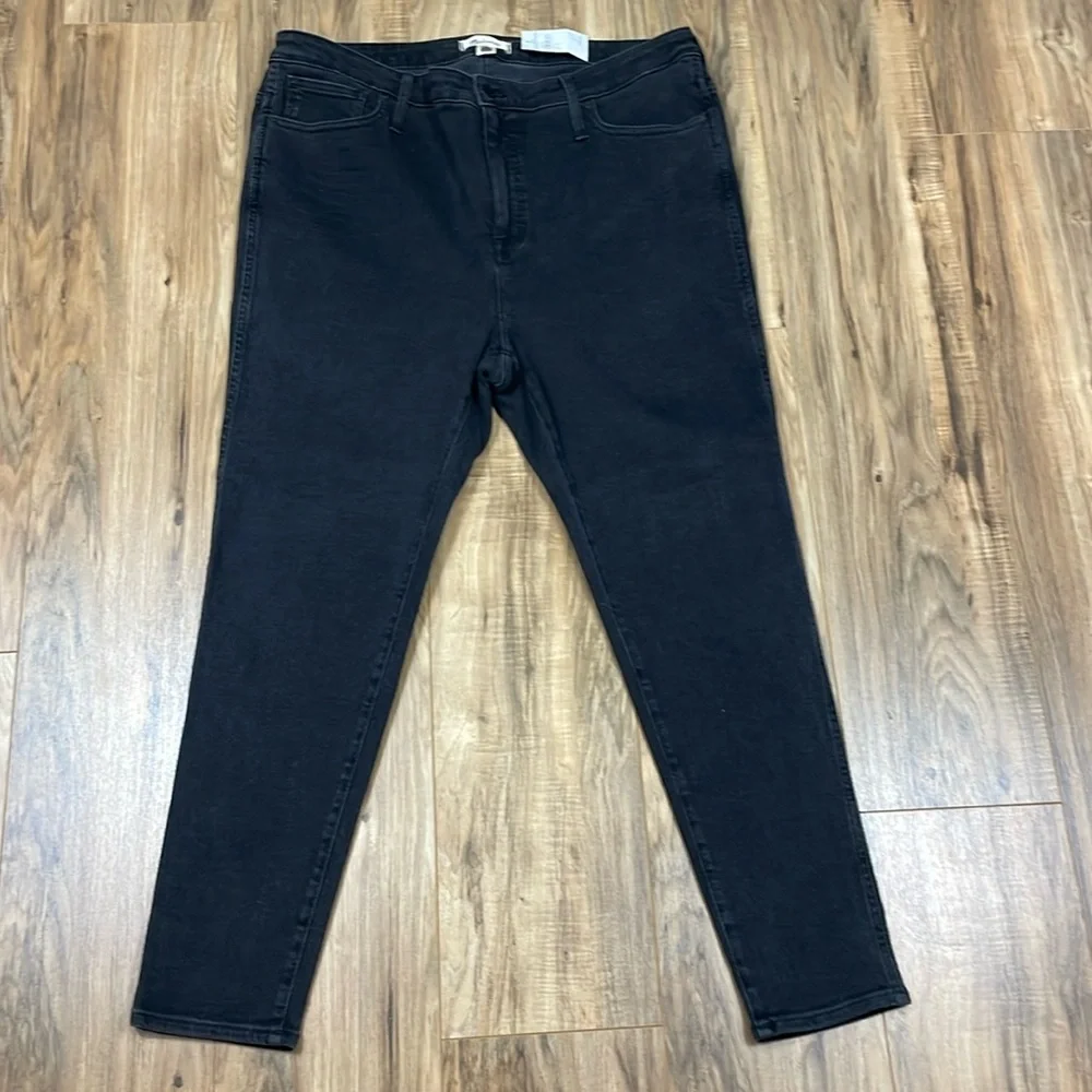 Madewell 10” High-Rise Skinny Jeans in Starkey Wash, Size 35 - Picture 5 of 17